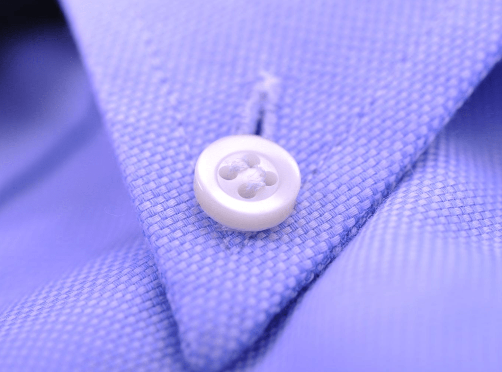 Read more about the article A COMPREHENSIVE GUIDE TO CHOOSING THE BEST 4-HOLE POLYESTER BUTTON EXPORTER FOR YOUR NEEDS