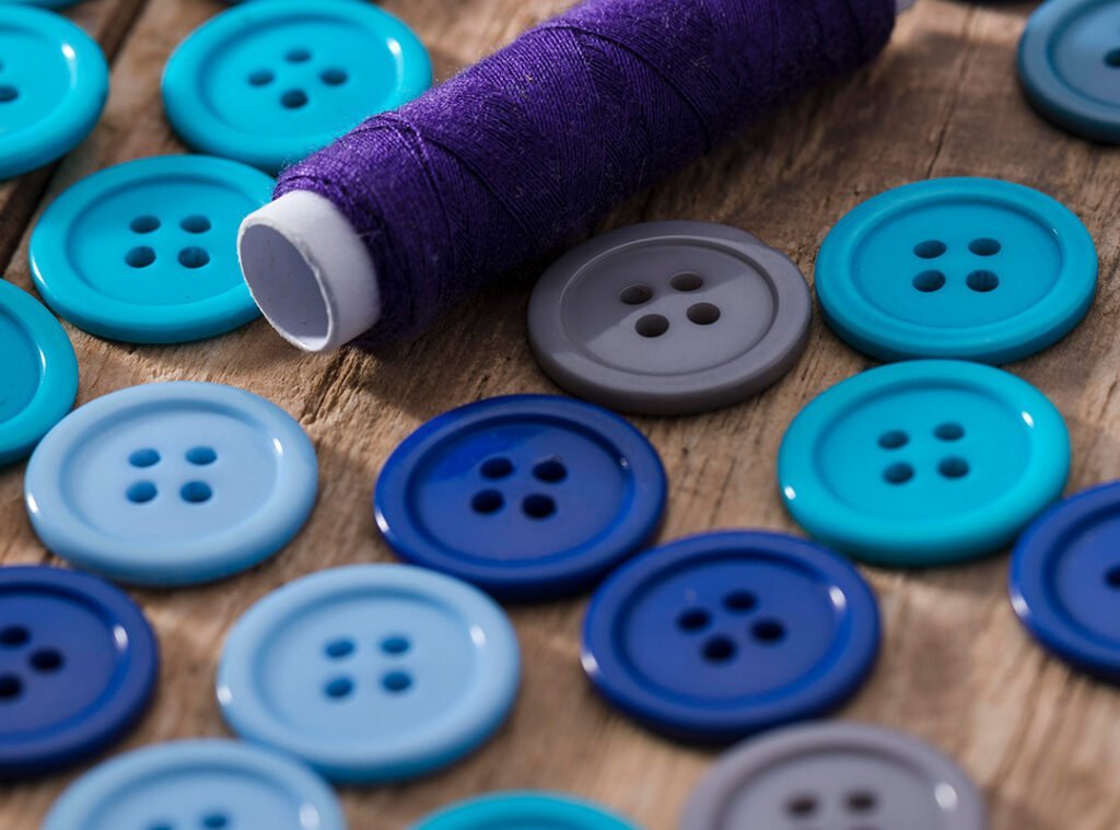 Read more about the article BEST PLACES TO BUY POLYESTER BUTTONS WITH AERO STYLE IN INDIA: CHASING THE BUTTON TREND